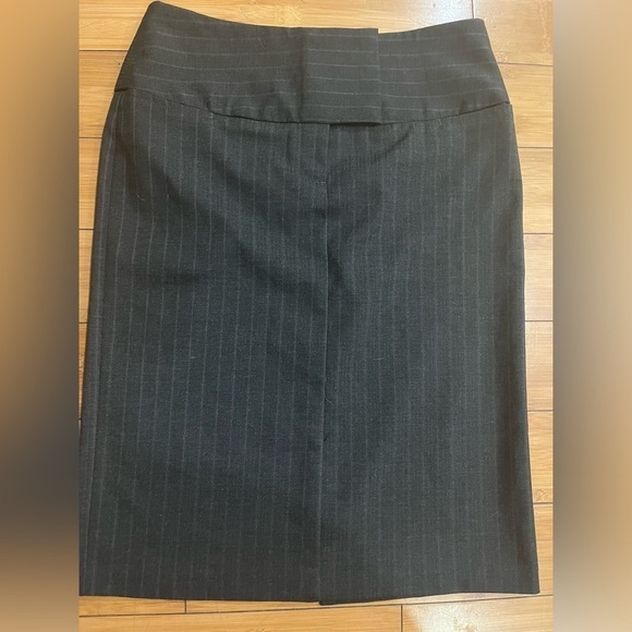 Benetton wide waist skirt midi carrier see measurements for size gray pinstripes - Picture 3 of 8